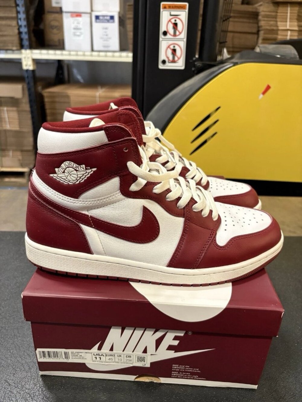 WORN Men’s Air Jordan 1 Retro High Team Red DZ5485-160 Size 11 WITH BOX